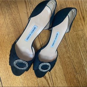 Manolo Blahnik Black Sedaraby Bejeweled Satin D'orsay Formal Shoes